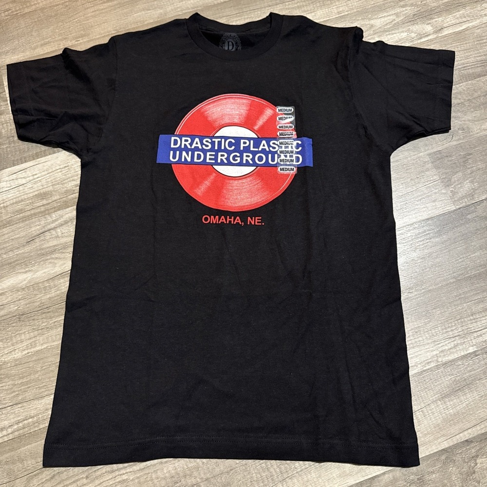 Drastic Plastic Records T-Shirt Omaha, NE Black Red Record Size M Medium Med